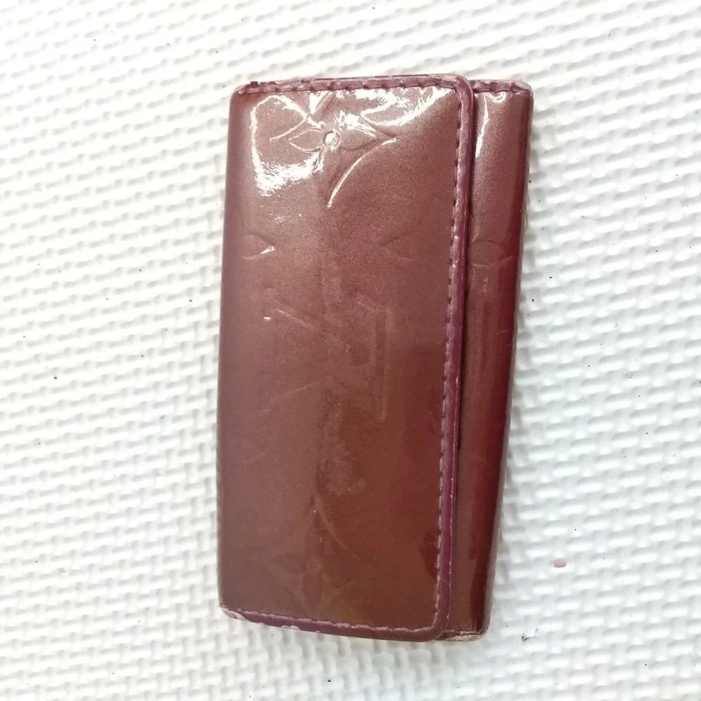 Louis Vuitton Leather Brown/Wine 4 Key Holder Gold Snap GUC
